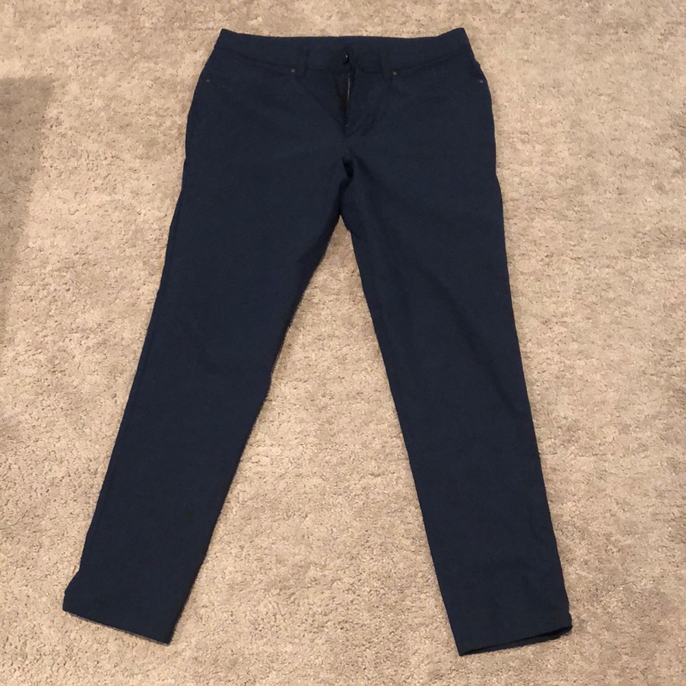 Lululemon men’s Commission Classic-Fit Pant 32" 
Warpstreme in True Navy size 32